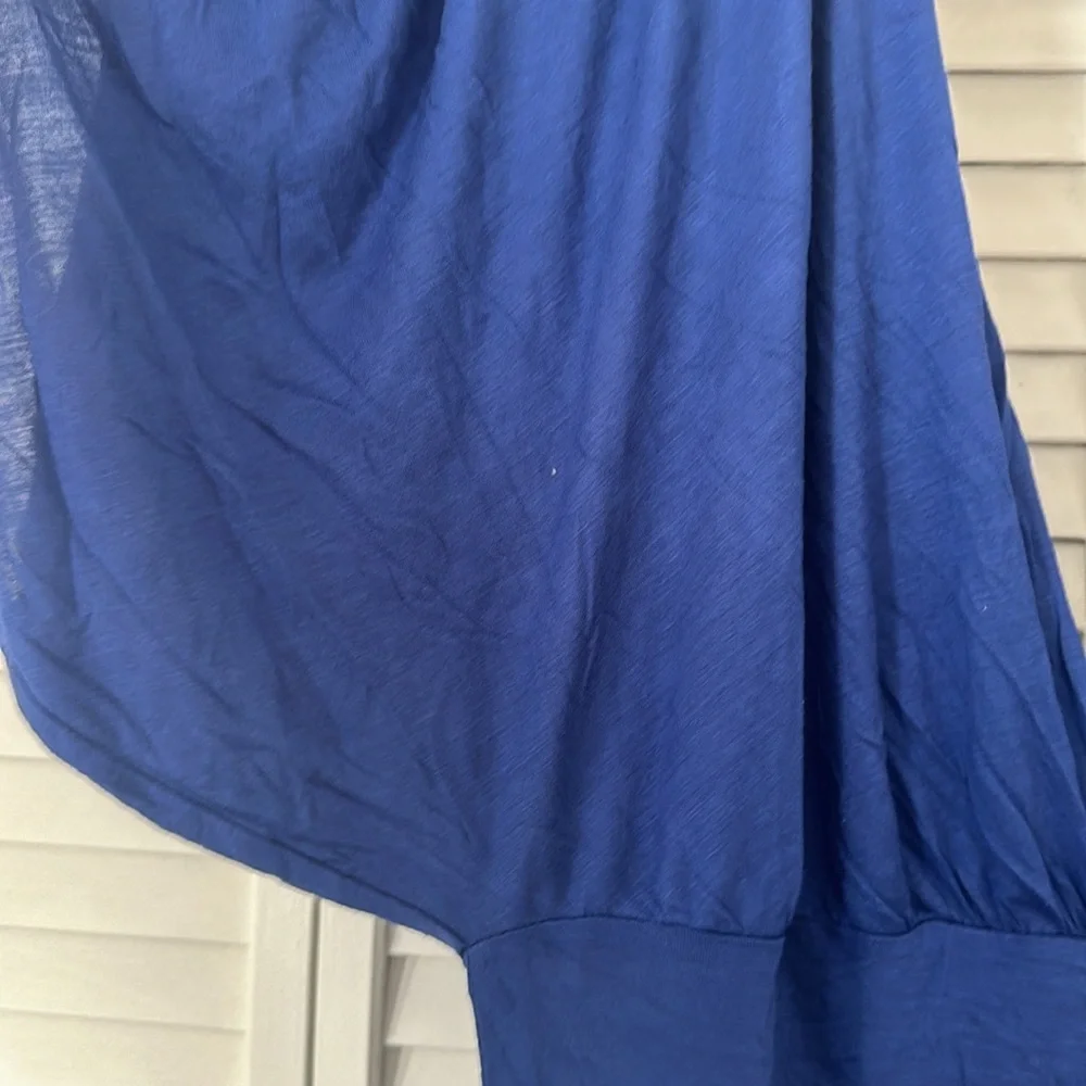 Blue top - Picture 2 of 4